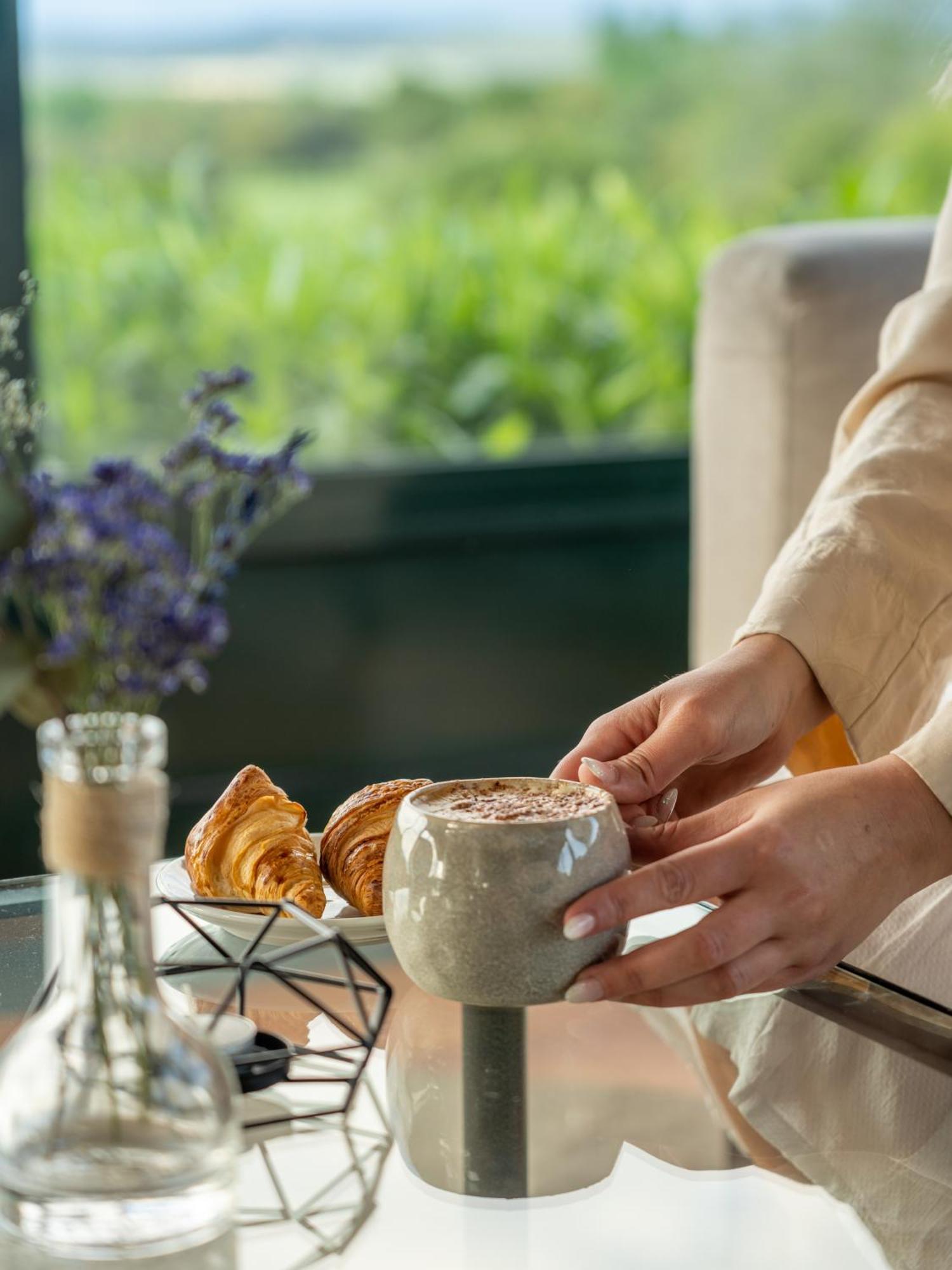 Apartahotel Suites Vila Birdie Навата Экстерьер фото