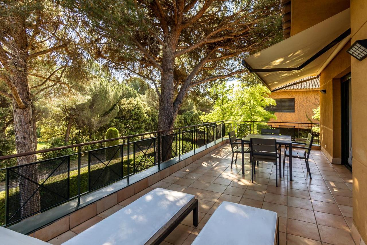Apartahotel Suites Vila Birdie Навата Экстерьер фото