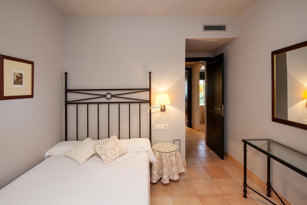 Apartahotel Suites Vila Birdie Навата Экстерьер фото