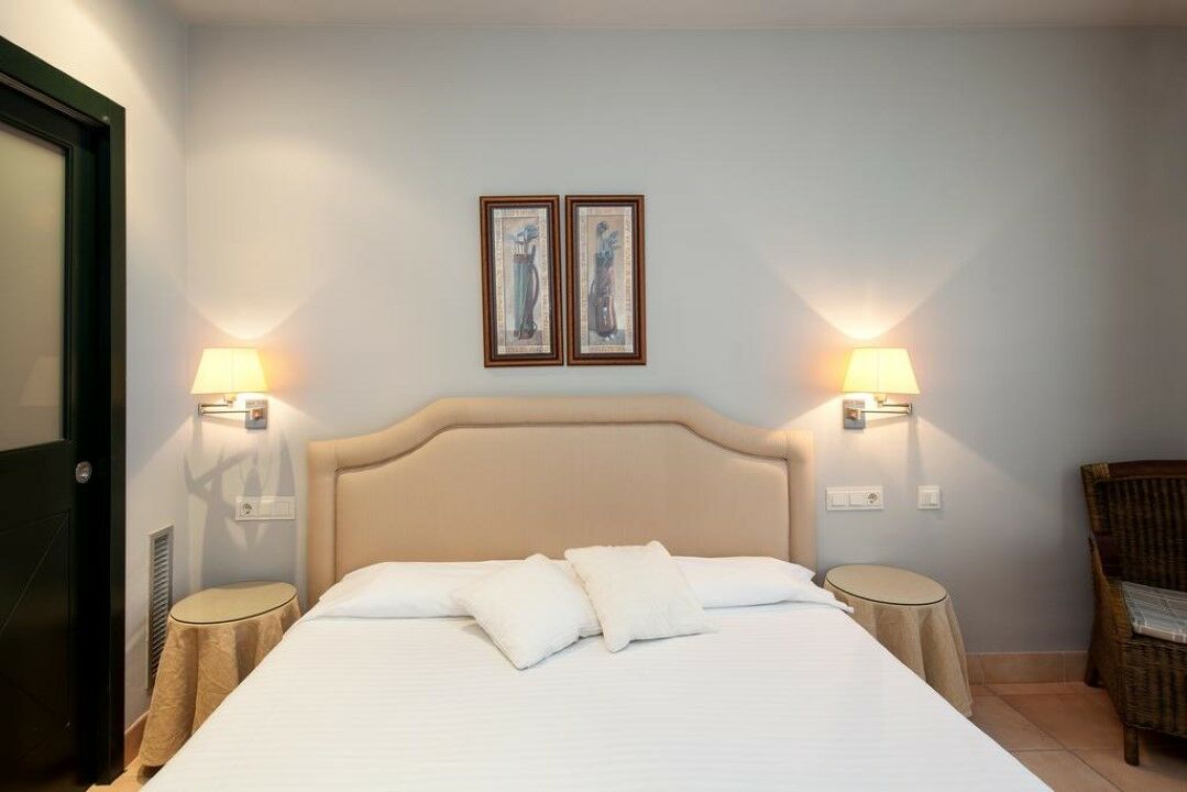 Apartahotel Suites Vila Birdie Навата Экстерьер фото
